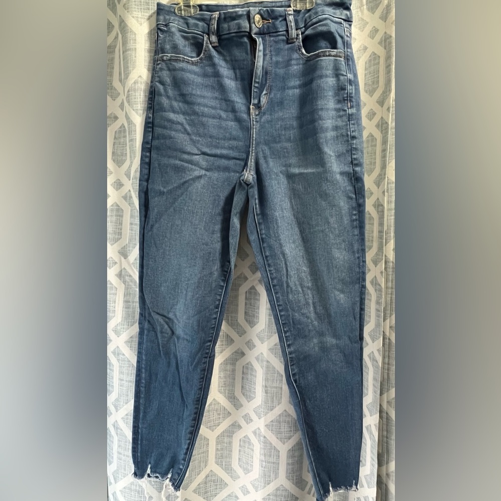 American Eagle Outfitters High-Rise Blue Washed Jeans